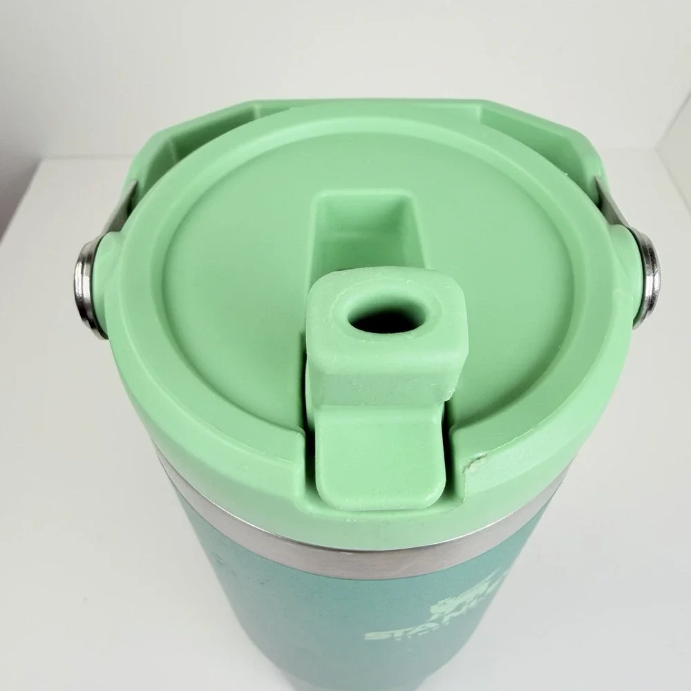 Stanley IceFlow Flip Straw Tumbler 30 oz Jade Green Insulated Bottle Handle - Picture 7 of 11